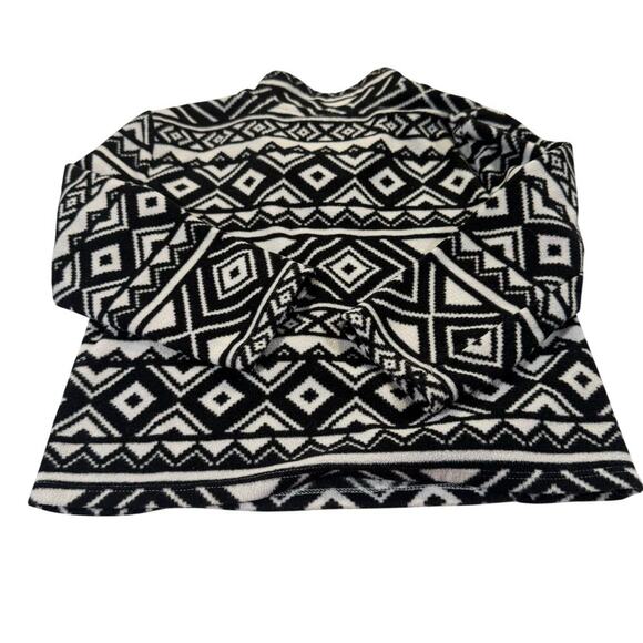 Crazy 8 Toddler Girl 3T Black & White Design Pullover Sweater - Picture 2 of 5